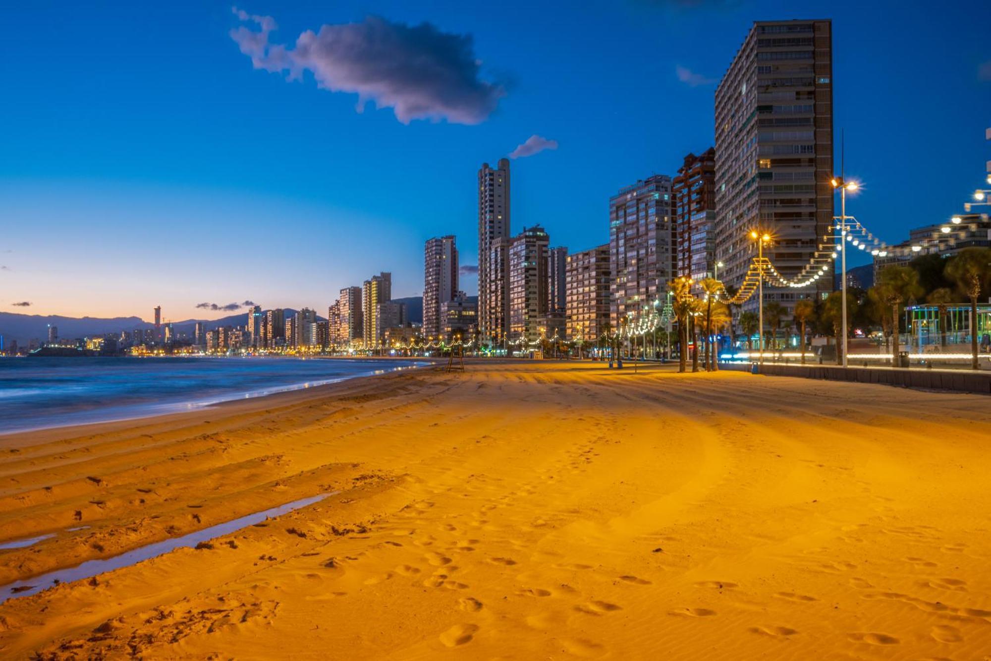 Three Bedrooms Apart In Benidorm Near Beach And Strip Exteriör bild