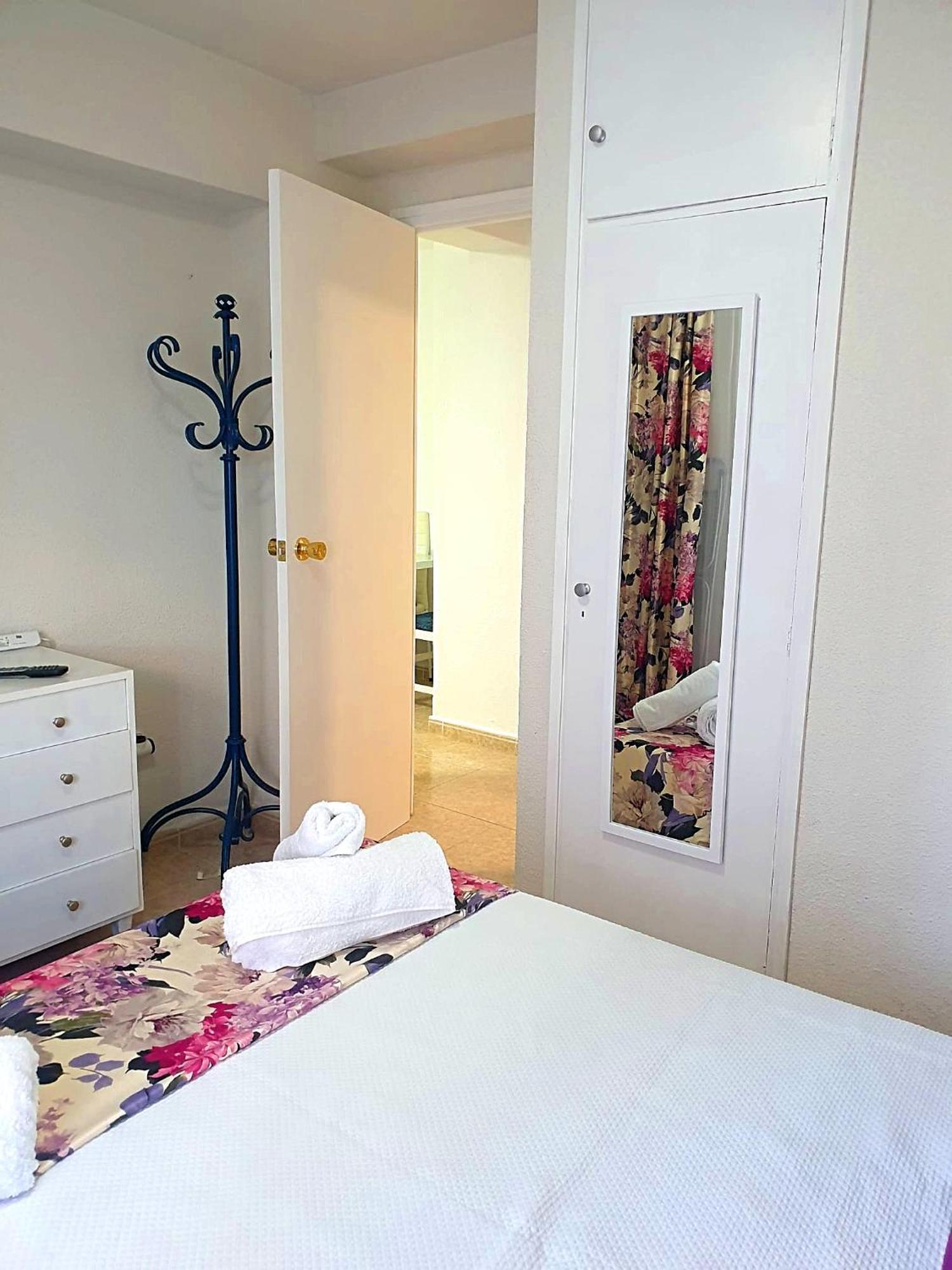 Three Bedrooms Apart In Benidorm Near Beach And Strip Exteriör bild